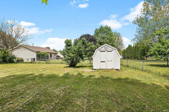 608 Fieldstone Lane, Middlebury, IN 46540