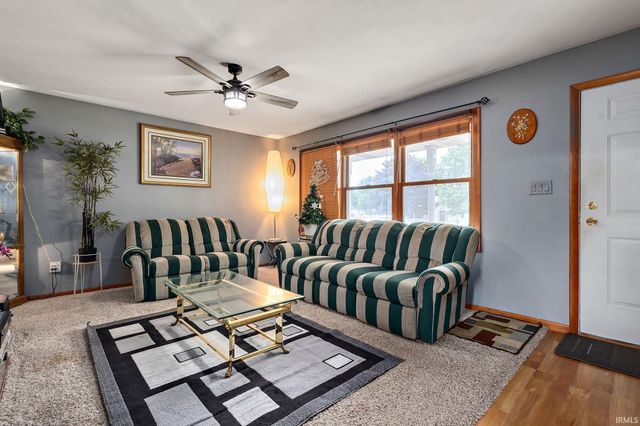 608 Fieldstone Lane, Middlebury, IN 46540