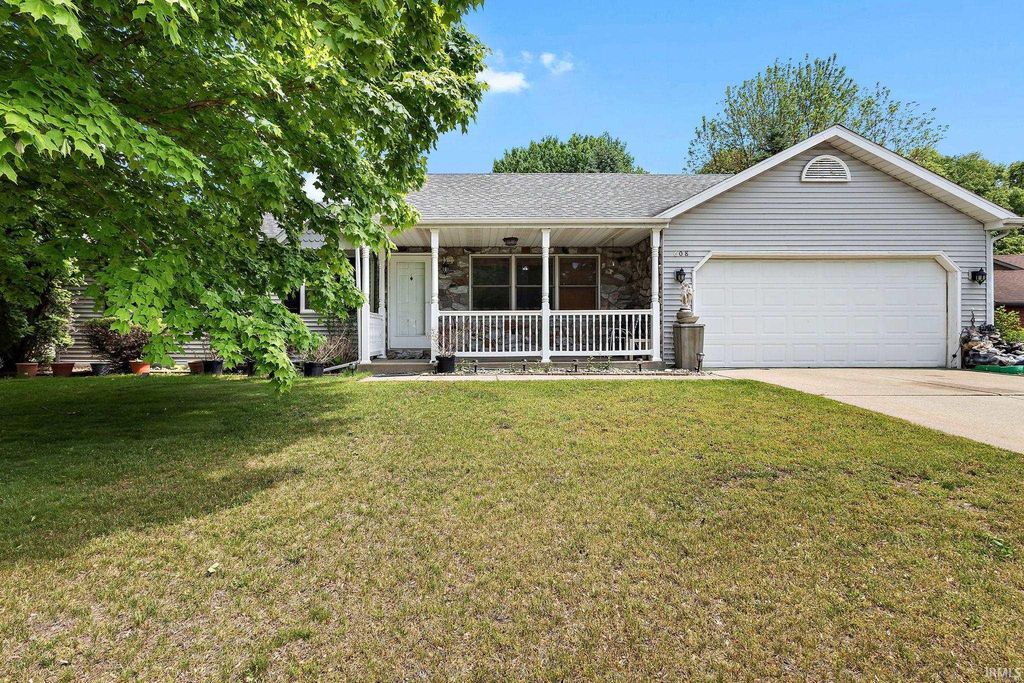 608 Fieldstone Lane, Middlebury, IN 46540