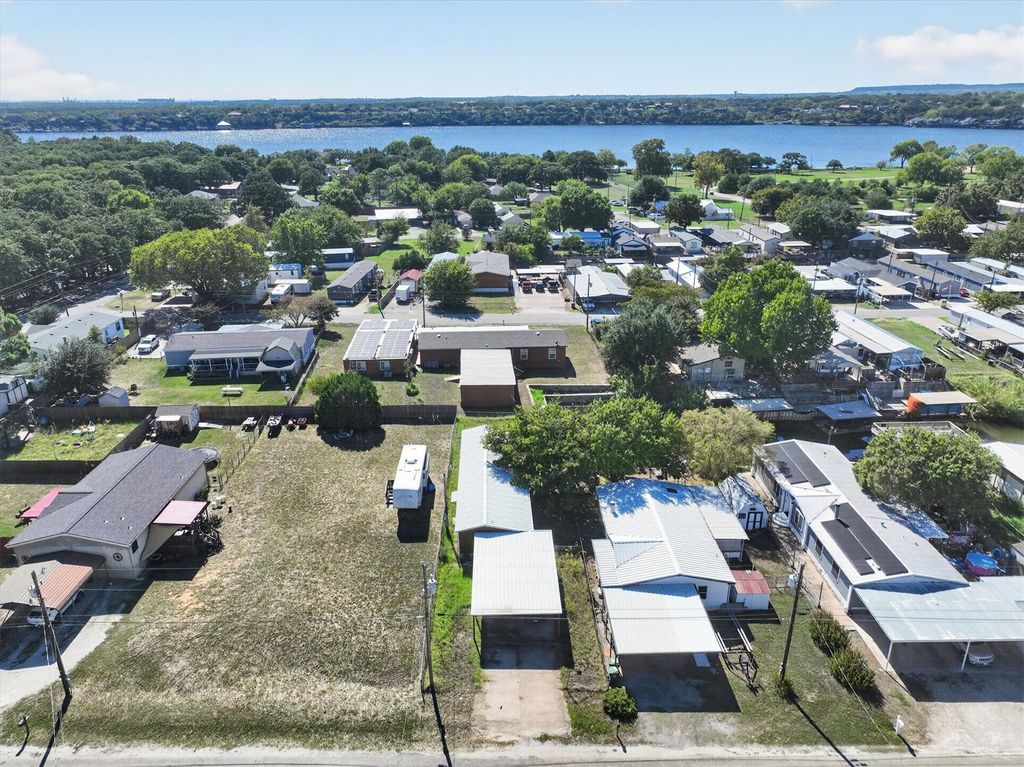 6624 Dayla Court, Granbury, TX 76049 — exterior