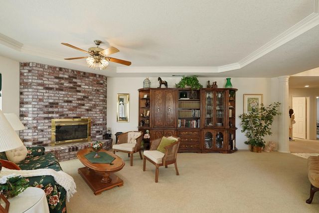 1374 Edgewood Ave, Escalon, CA 95320