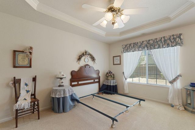 1374 Edgewood Ave, Escalon, CA 95320
