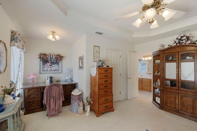 1374 Edgewood Ave, Escalon, CA 95320