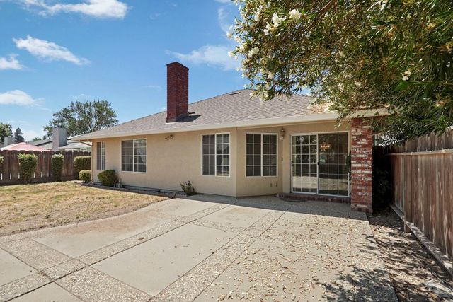 1374 Edgewood Ave, Escalon, CA 95320