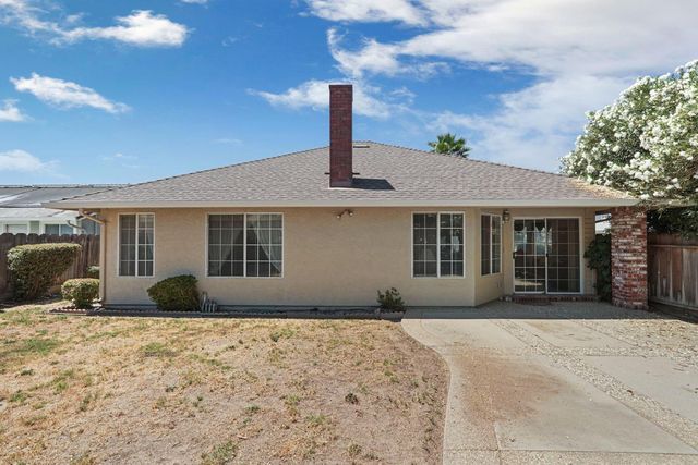 1374 Edgewood Ave, Escalon, CA 95320