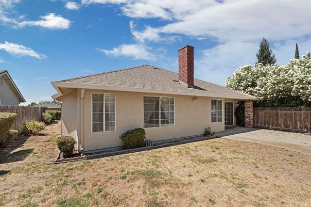 1374 Edgewood Ave, Escalon, CA 95320