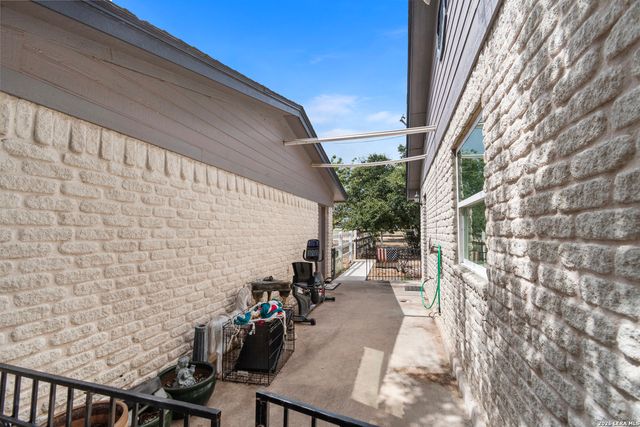 2633 County Road 120, Marble Falls, TX 78654