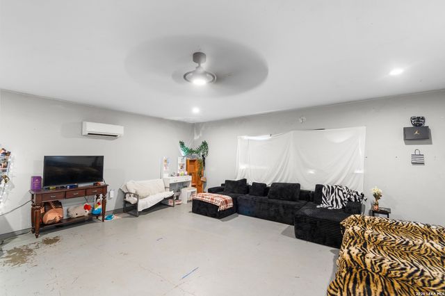 2633 County Road 120, Marble Falls, TX 78654