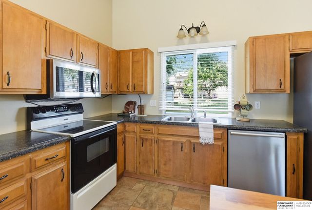 3856 N 100th Avenue, Omaha, NE 68134