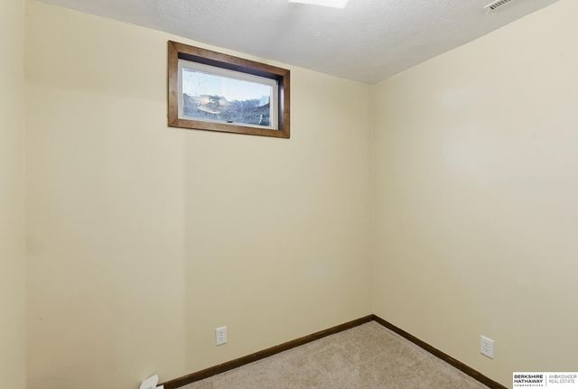 3856 N 100th Avenue, Omaha, NE 68134