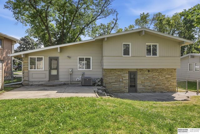 3856 N 100th Avenue, Omaha, NE 68134