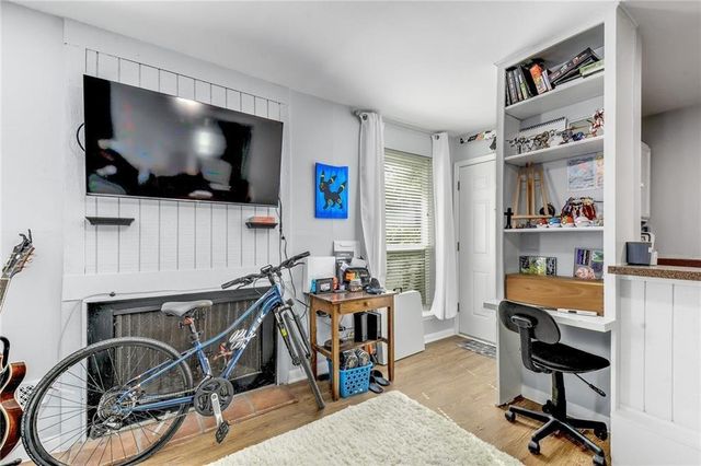 1000 W 26th ST 109, Austin, TX 78705