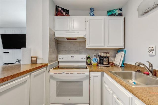 1000 W 26th ST 109, Austin, TX 78705