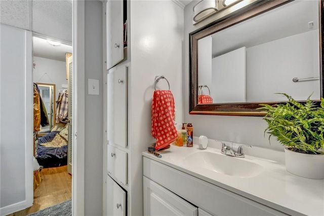 1000 W 26th ST 109, Austin, TX 78705