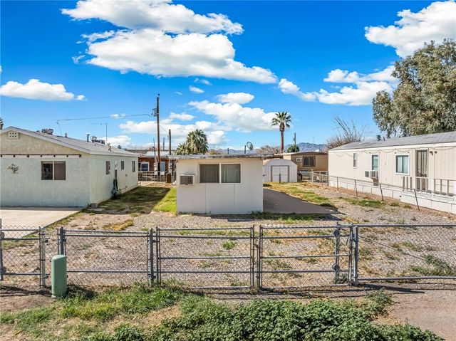 7825 S Whitewing Drive, Mohave Valley, AZ 86440