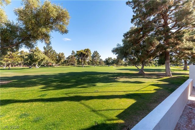 2845 QUEENS COURTYARD Drive, Las Vegas, NV 89109