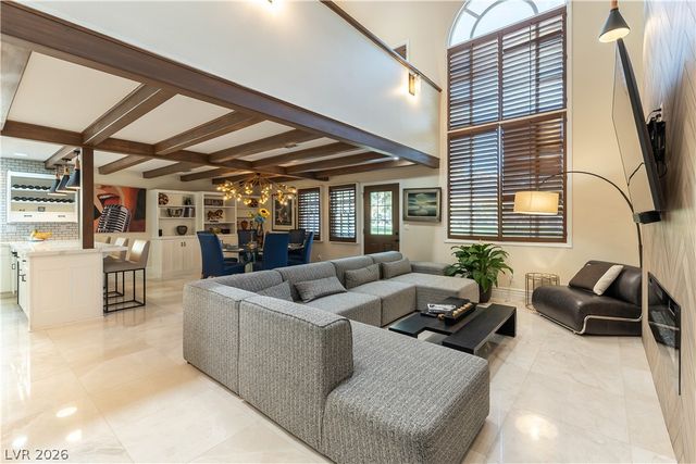 2845 QUEENS COURTYARD Drive, Las Vegas, NV 89109