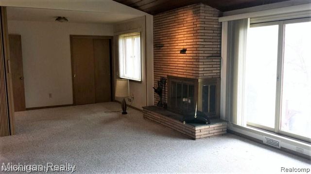 2714 Lari Court, West Bloomfield, MI 48324