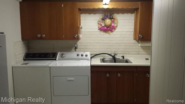 2714 Lari Court, West Bloomfield, MI 48324