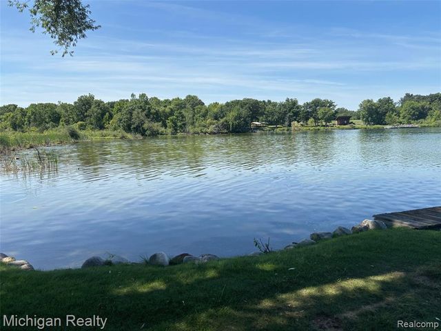 2714 Lari Court, West Bloomfield, MI 48324