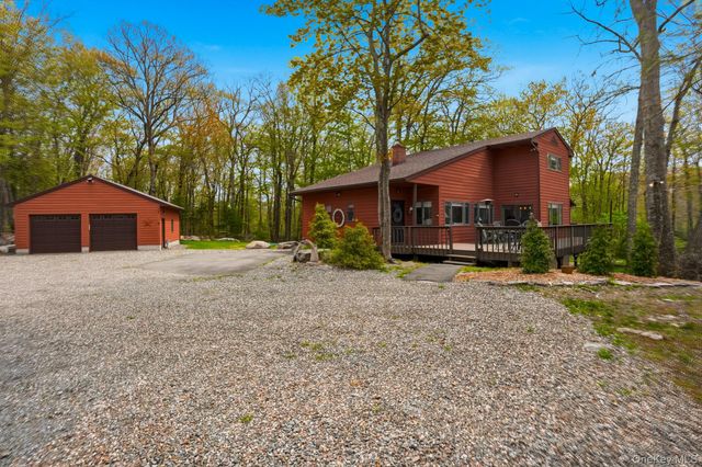 8 Division Road, Wurtsboro, NY 12790