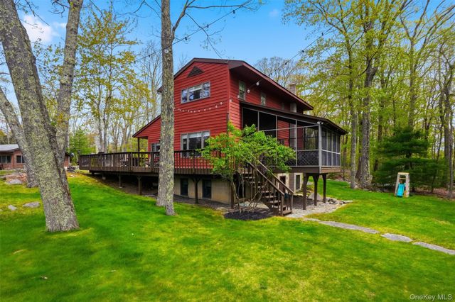 8 Division Road, Wurtsboro, NY 12790
