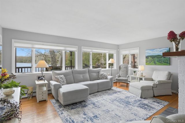 8 Division Road, Wurtsboro, NY 12790
