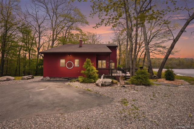 8 Division Road, Wurtsboro, NY 12790