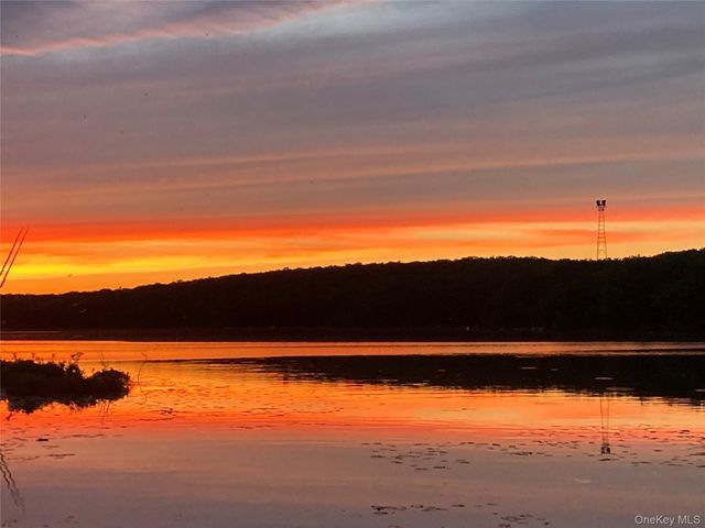 8 Division Road, Wurtsboro, NY 12790