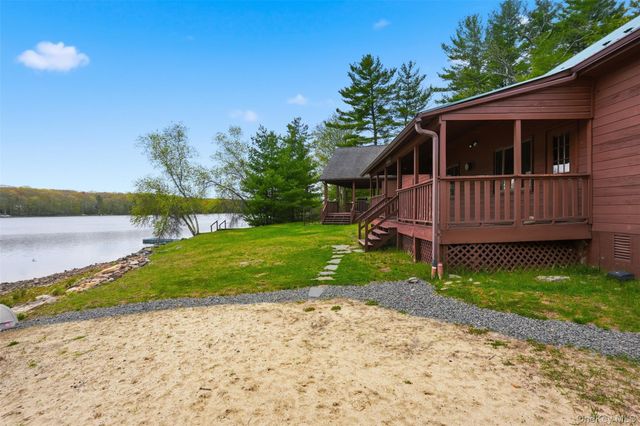 8 Division Road, Wurtsboro, NY 12790