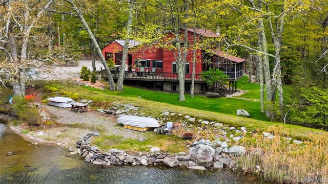 8 Division Road, Wurtsboro, NY 12790