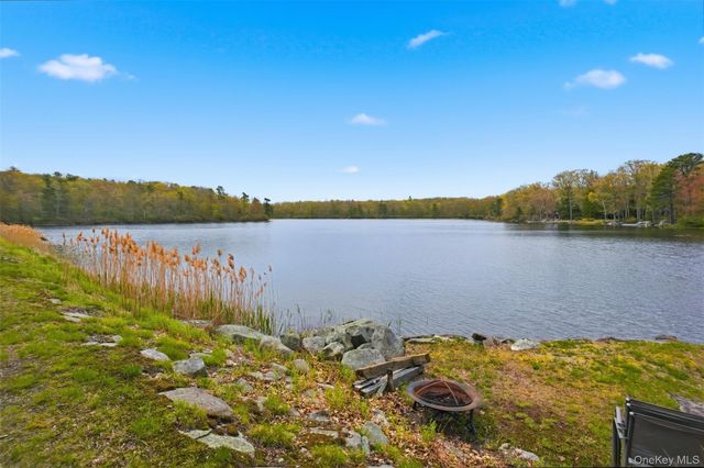 8 Division Road, Wurtsboro, NY 12790