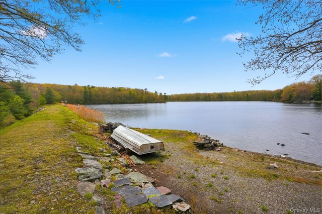 8 Division Road, Wurtsboro, NY 12790