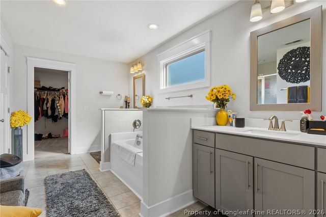 1427 Creekwood Road, Hope Mills, NC 28348