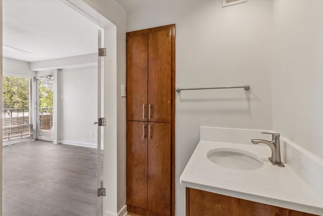 2195 Poplar Ave Apt 405, Memphis, TN 38104