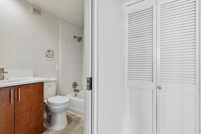 2195 Poplar Ave Apt 405, Memphis, TN 38104