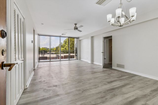 2195 Poplar Ave Apt 405, Memphis, TN 38104