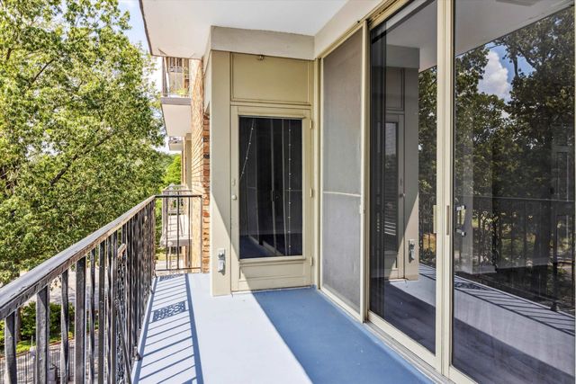 2195 Poplar Ave Apt 405, Memphis, TN 38104