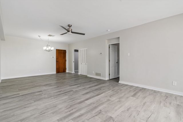 2195 Poplar Ave Apt 405, Memphis, TN 38104