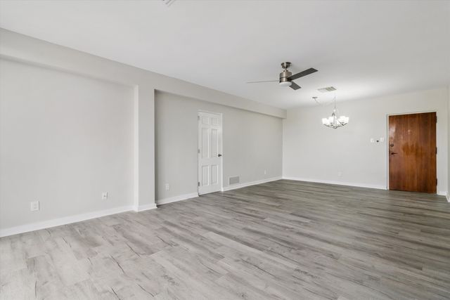 2195 Poplar Ave Apt 405, Memphis, TN 38104