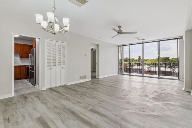 2195 Poplar Ave Apt 405, Memphis, TN 38104