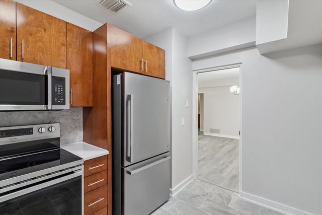 2195 Poplar Ave Apt 405, Memphis, TN 38104