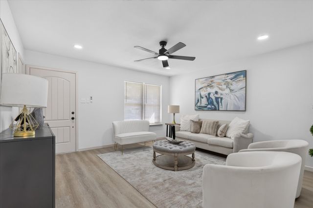 237 E Malone Avenue, Crowley, TX 76036