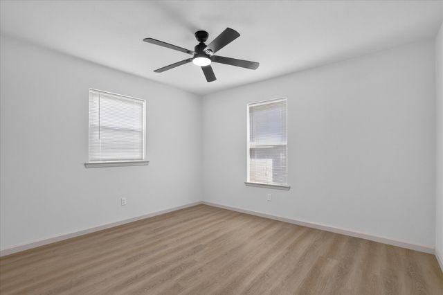 237 E Malone Avenue, Crowley, TX 76036