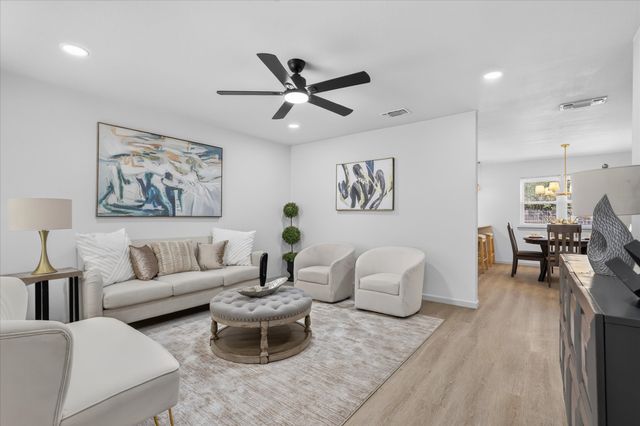 237 E Malone Avenue, Crowley, TX 76036