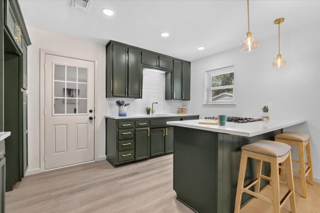 237 E Malone Avenue, Crowley, TX 76036