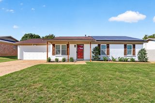 237 E Malone Avenue, Crowley, TX 76036