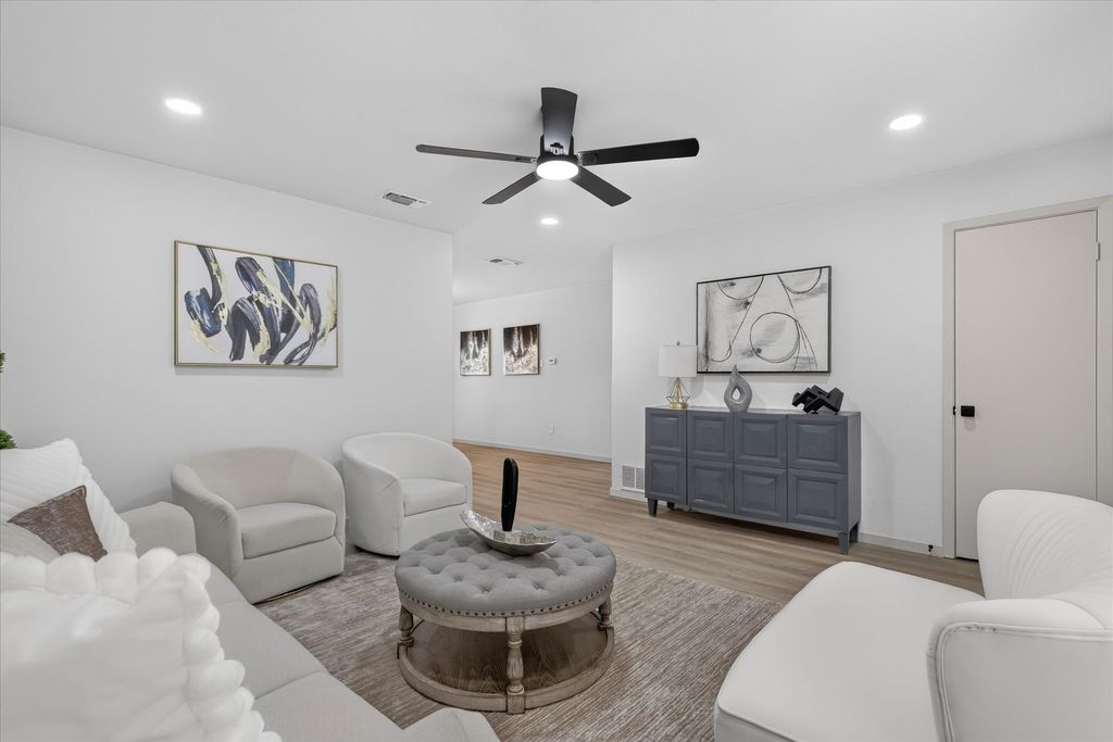 237 E Malone Avenue, Crowley, TX 76036 — photo 5