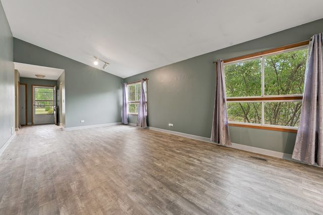 1132 Evergreen Drive, Carol Stream, IL 60188