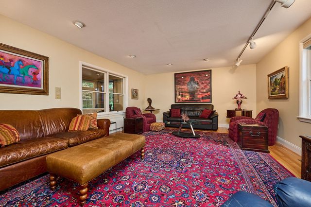 236 N. Maple St., Northampton, MA 01062
